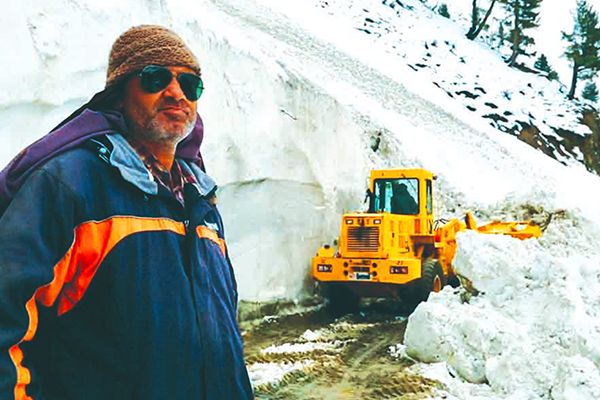 Deaf Man Builds Roads In Kargil