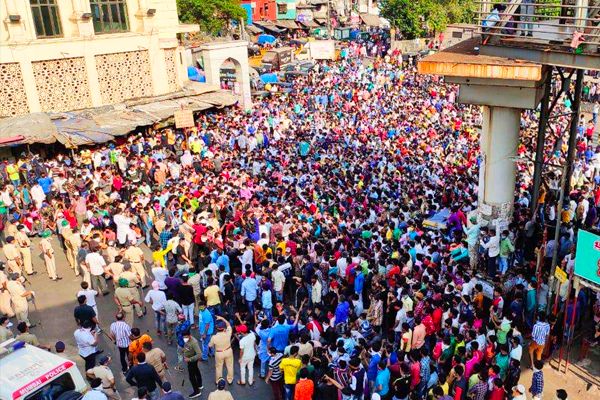 Migrant Workers Gather at Bandra Railway Station